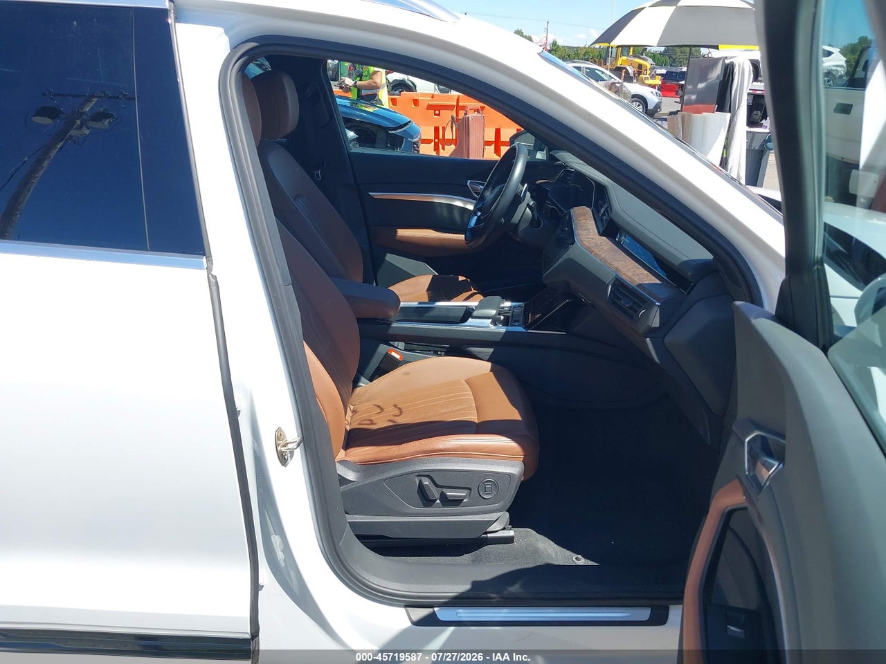 2019 AUDI E-TRON PREMIUM PLUS · 5/11