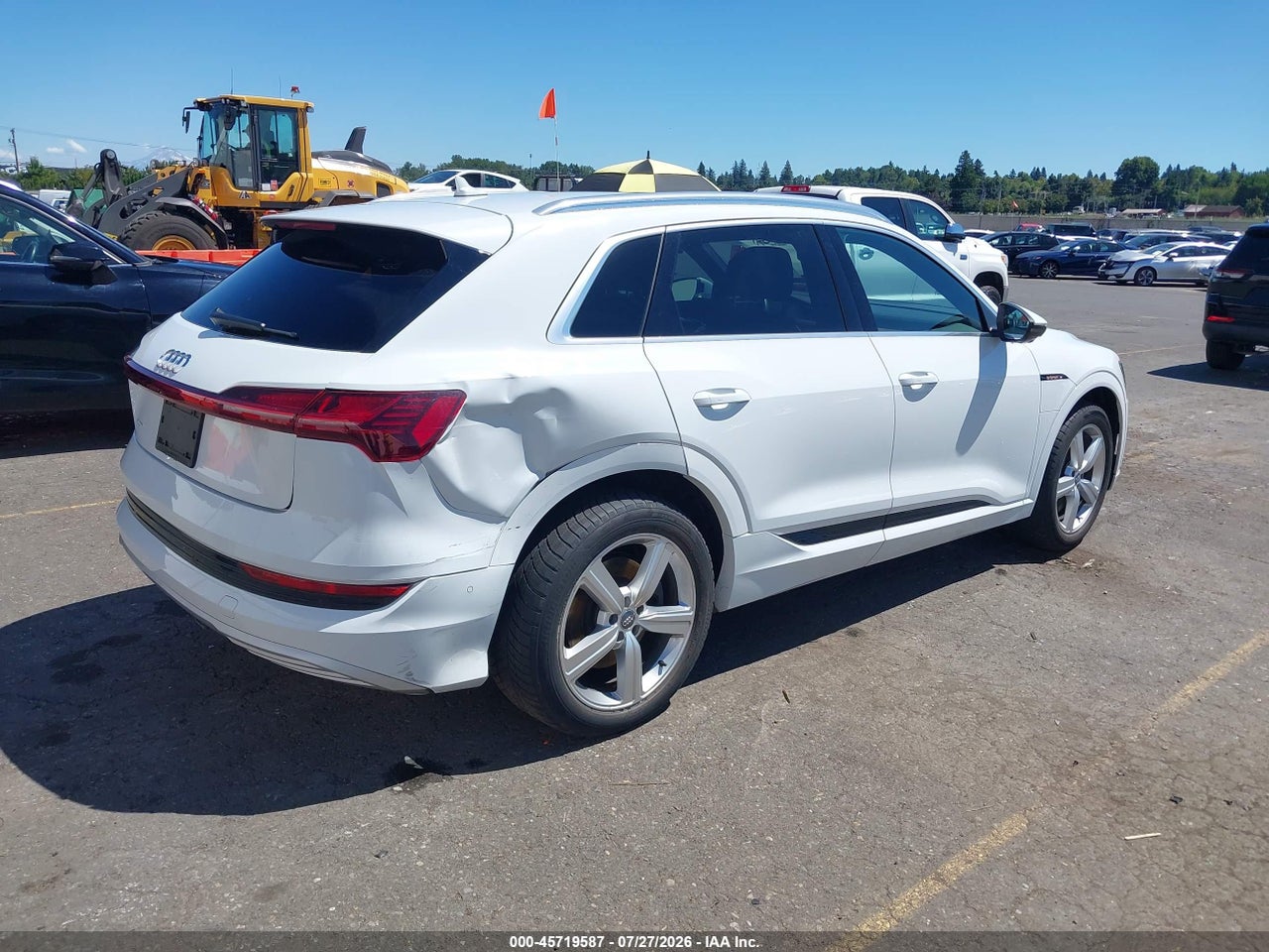2019 AUDI E-TRON PREMIUM PLUS · 4/11