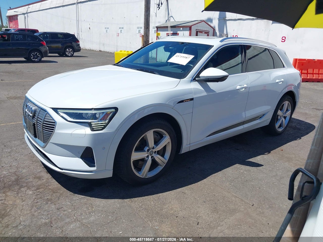 2019 AUDI E-TRON PREMIUM PLUS · 2/11