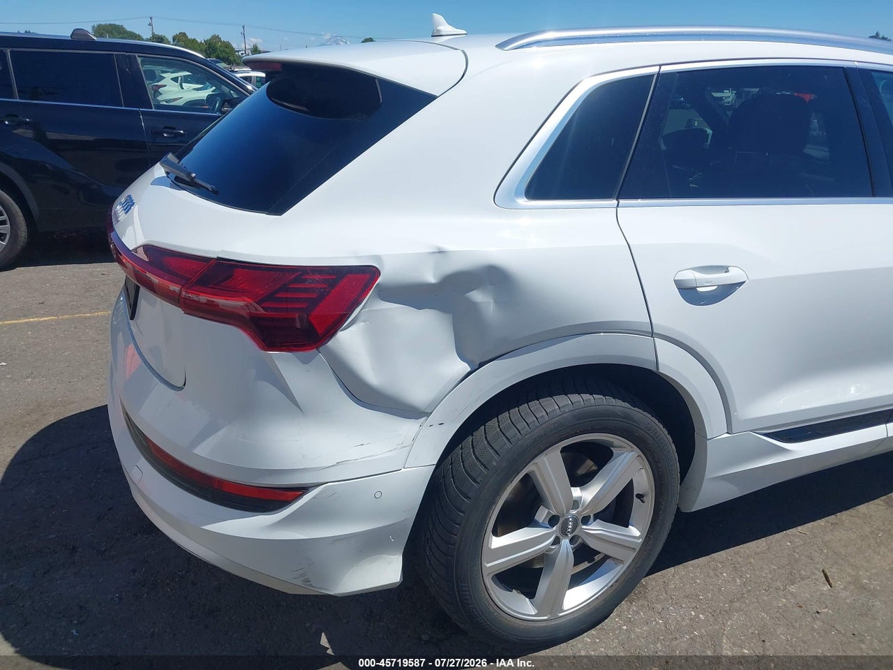 2019 AUDI E-TRON PREMIUM PLUS · 6/11