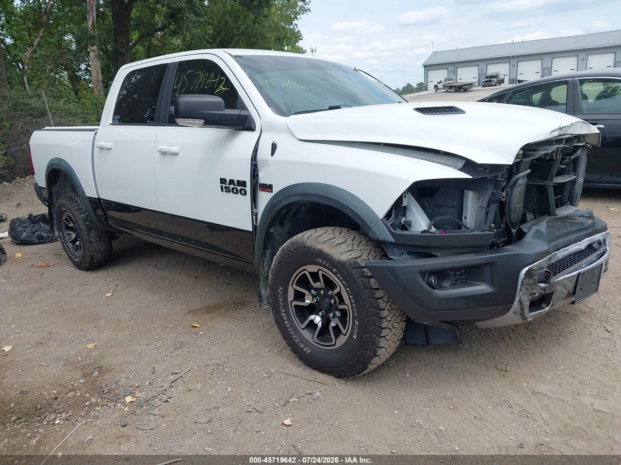 1C6RR7YT4HS****** · 2017 RAM 1500 REBEL  4X4 5'7 BOX