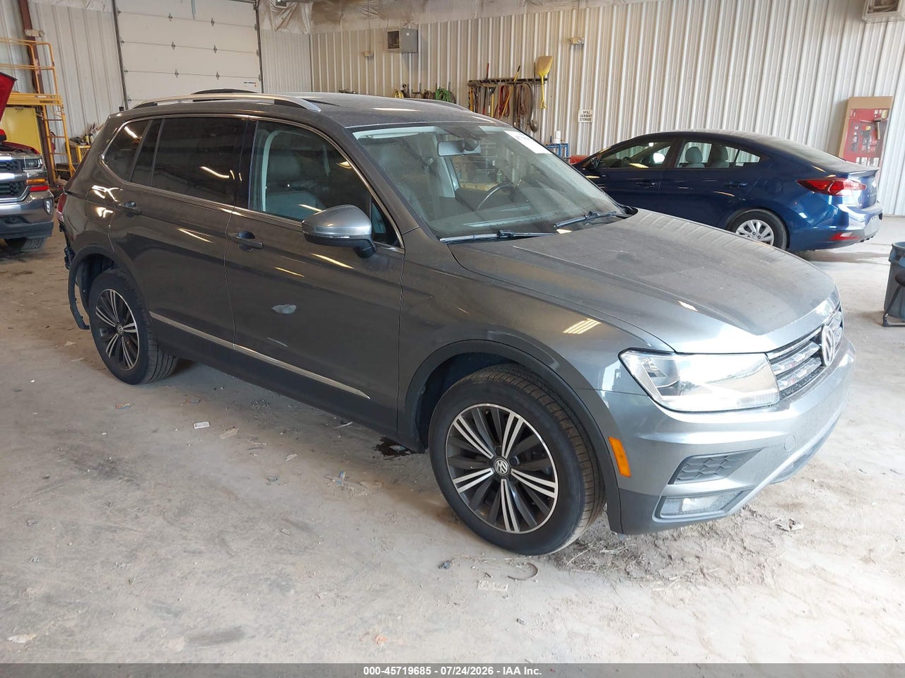 3VV2B7AX1JM****** · 2018 VOLKSWAGEN TIGUAN 2.0T SE/2.0T SEL
