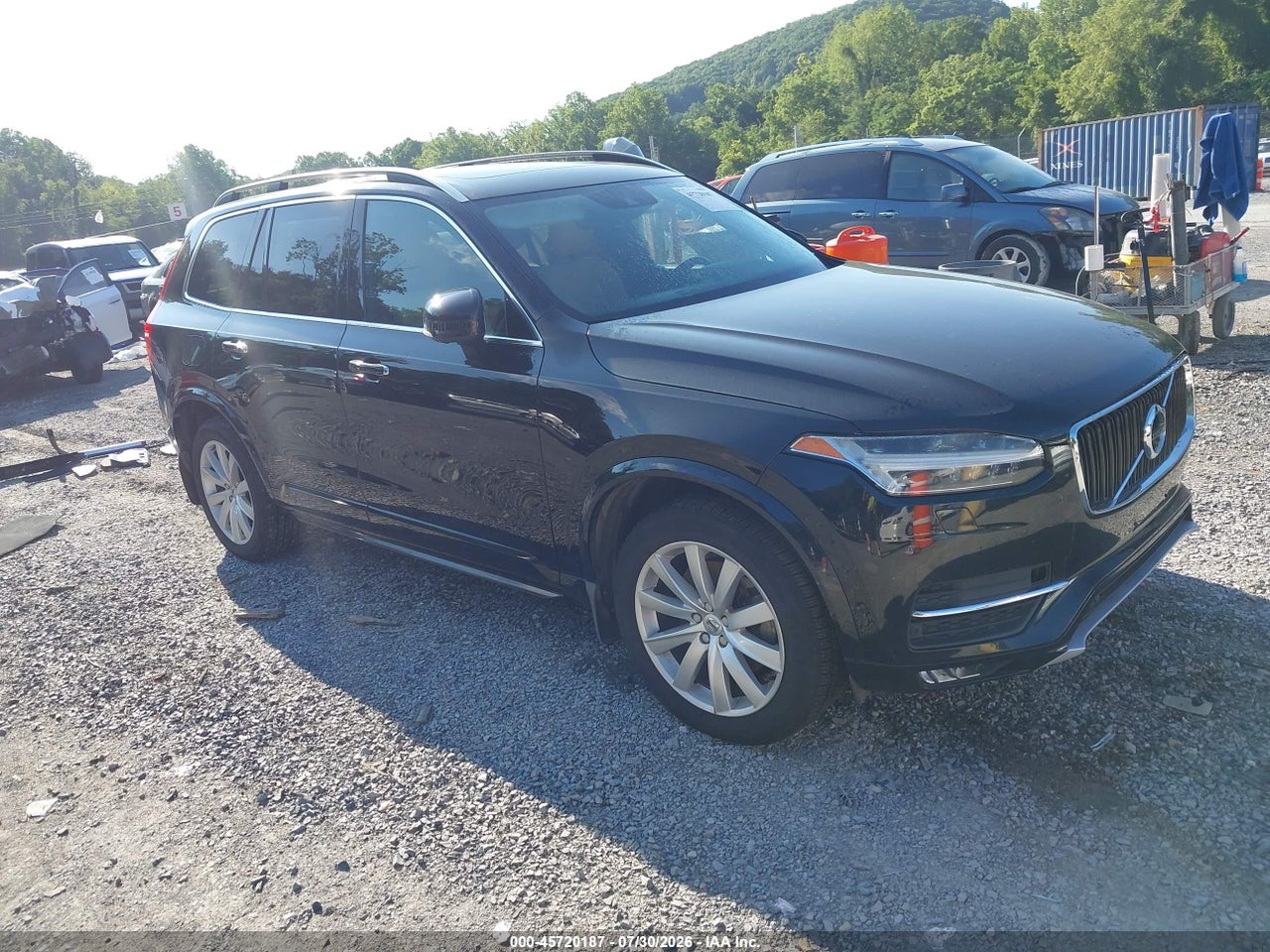 YV4A22PK0G1****** · 2016 VOLVO XC90 T6 MOMENTUM