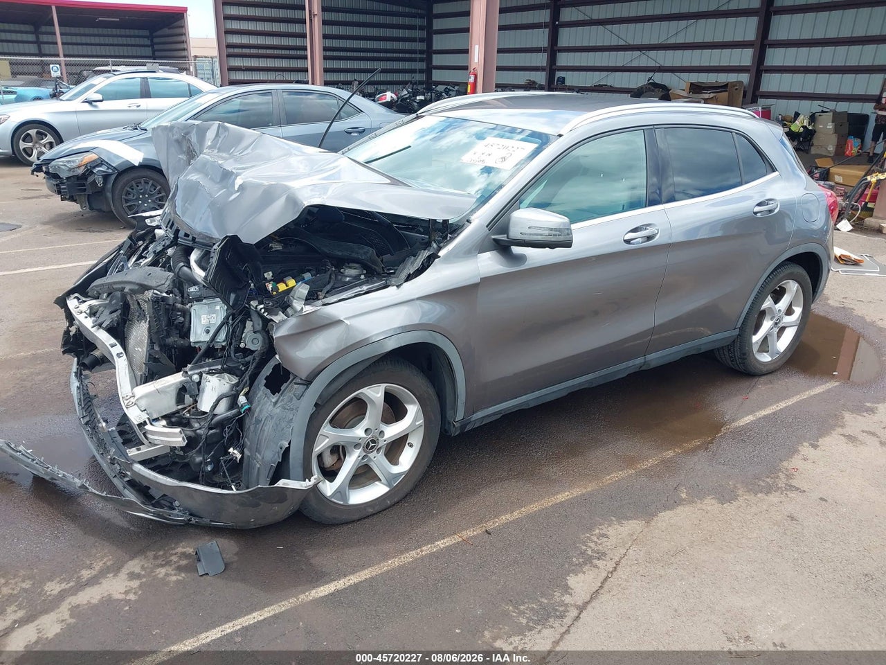 2020 MERCEDES-BENZ GLA 250 · 2/10