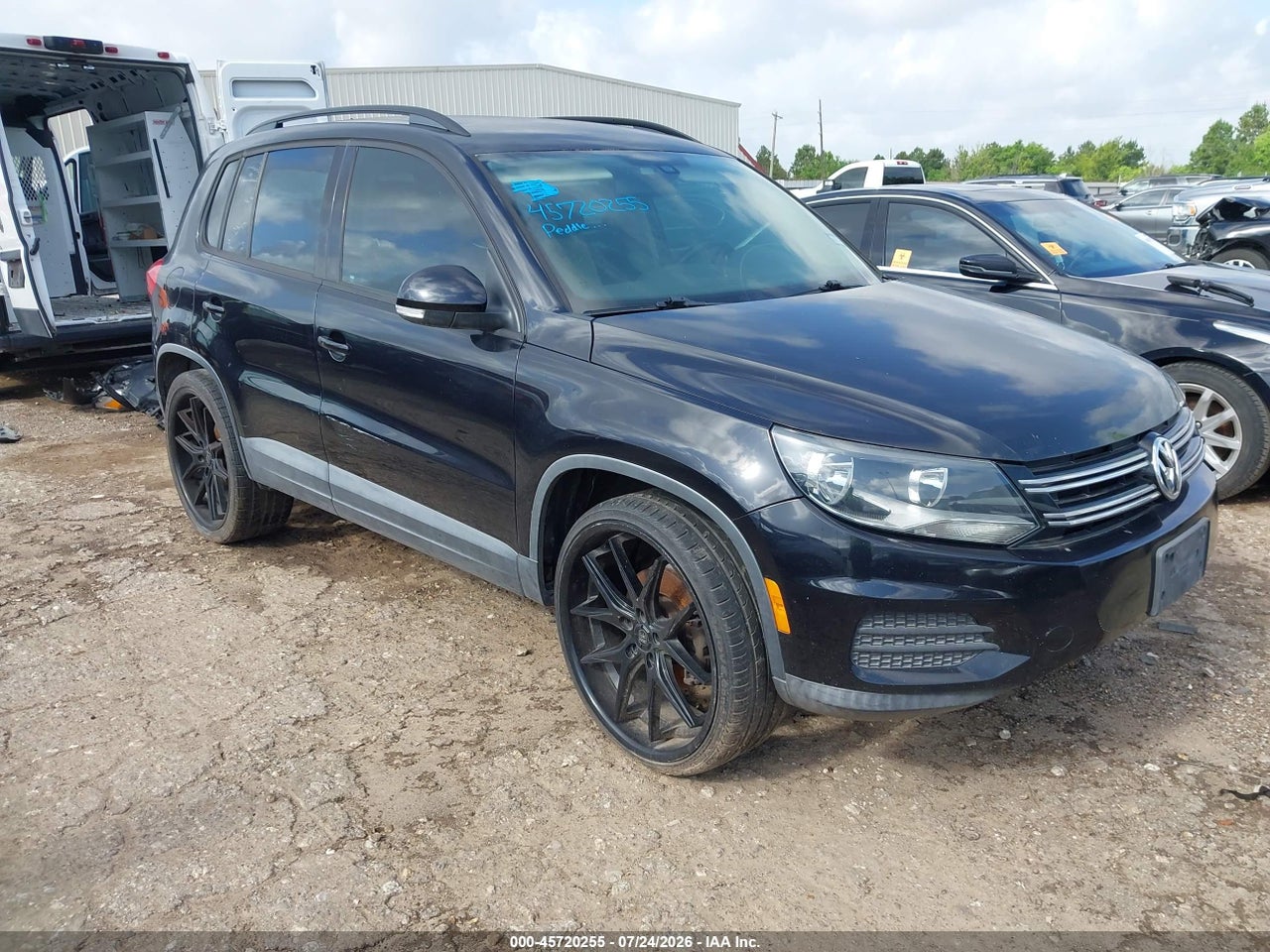 WVGAV7AX8GW****** · 2016 VOLKSWAGEN TIGUAN S