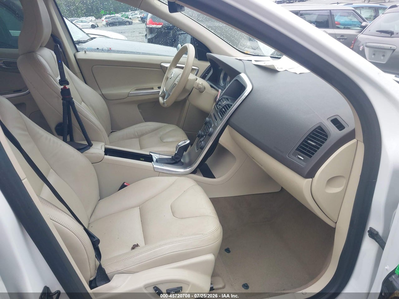 2013 VOLVO XC60 3.2 PREMIER · 5/11