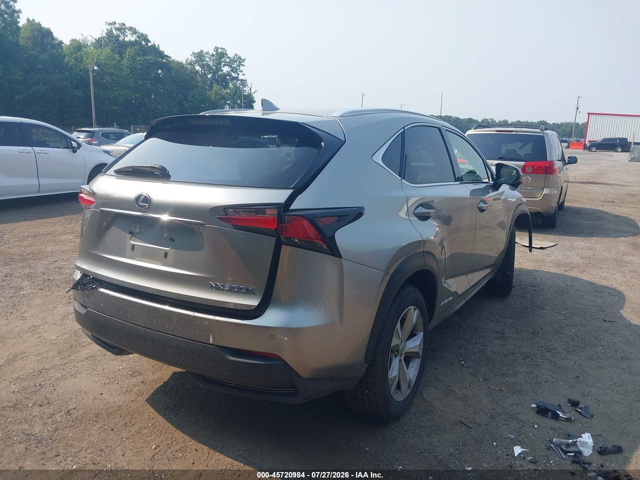2017 LEXUS NX 300H · 4/10