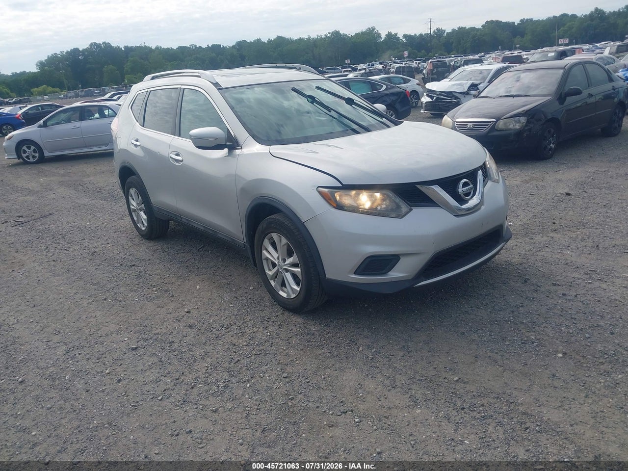 5N1AT2MV3FC****** · 2015 NISSAN ROGUE SV