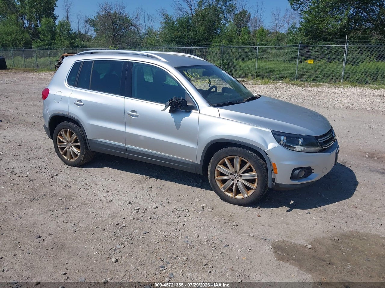 WVGBV7AX2CW****** · 2012 VOLKSWAGEN TIGUAN SE