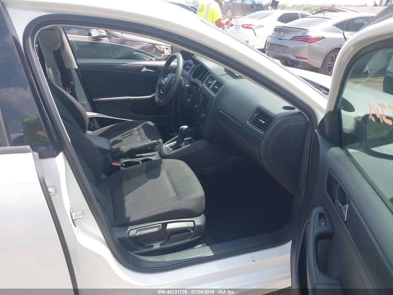 2016 VOLKSWAGEN JETTA 1.4T S · 5/11