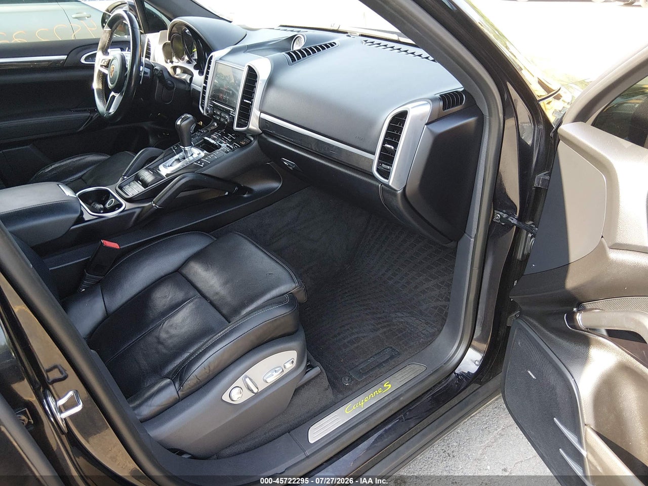 2017 PORSCHE CAYENNE E-HYBRID S PLATINUM EDITION · 5/11