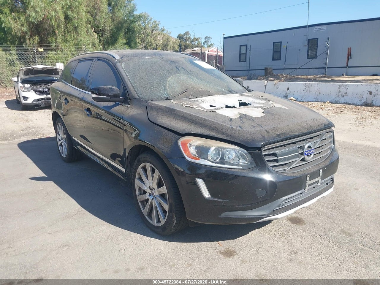 YV449MRU5H2****** · 2017 VOLVO XC60 T6 INSCRIPTION