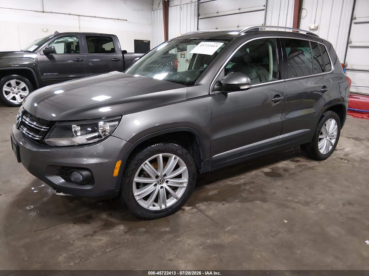 2013 VOLKSWAGEN TIGUAN SE · 2/10