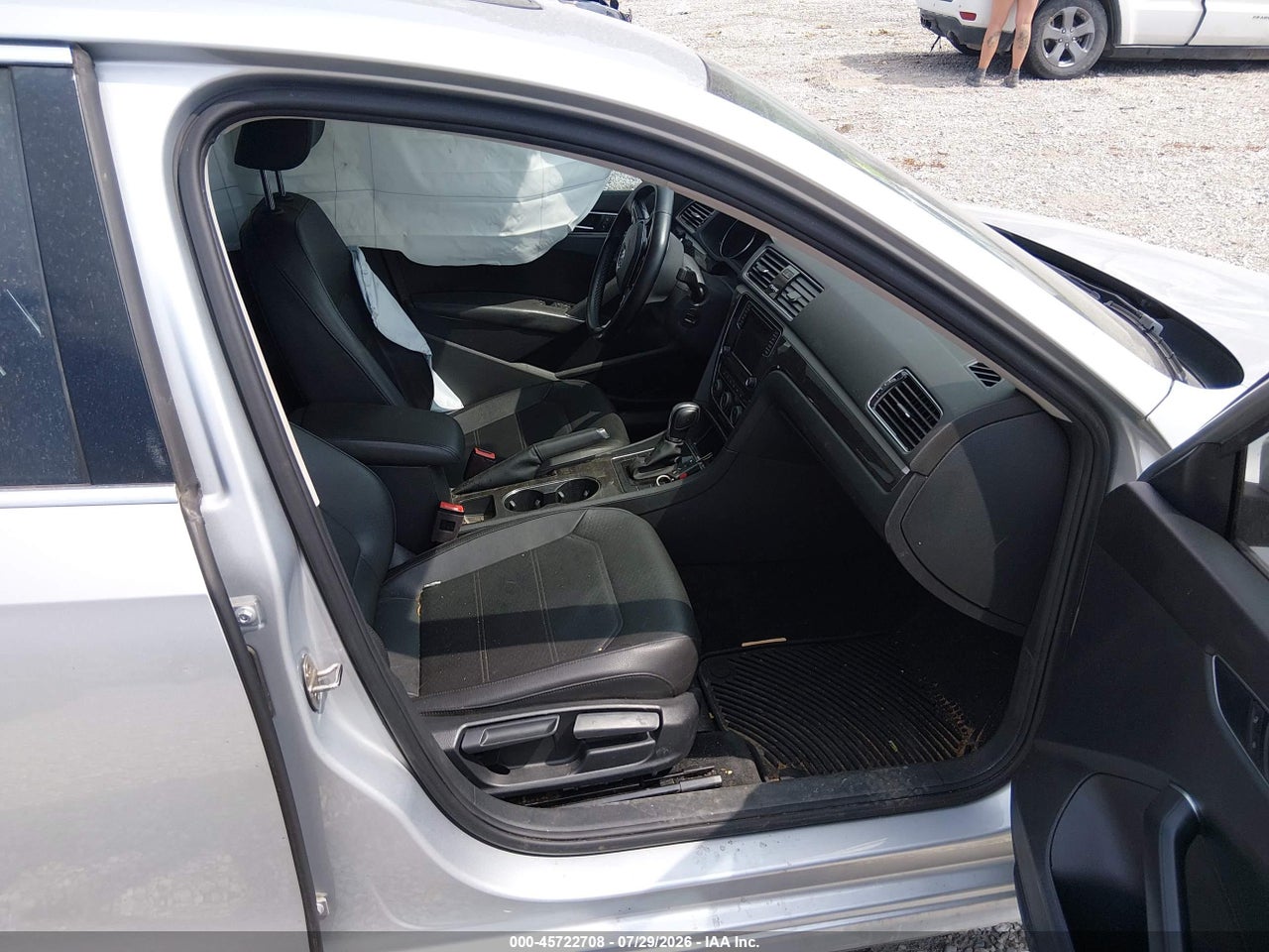 2018 VOLKSWAGEN PASSAT 2.0T SE · 5/11