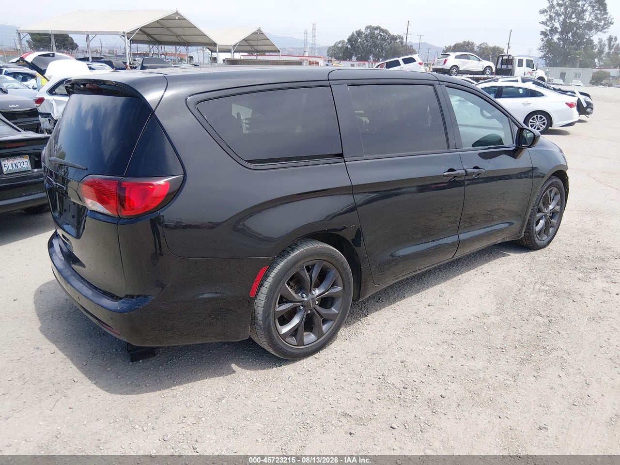 2020 CHRYSLER PACIFICA TOURING · 4/11