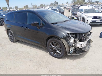 2020 CHRYSLER PACIFICA TOURING