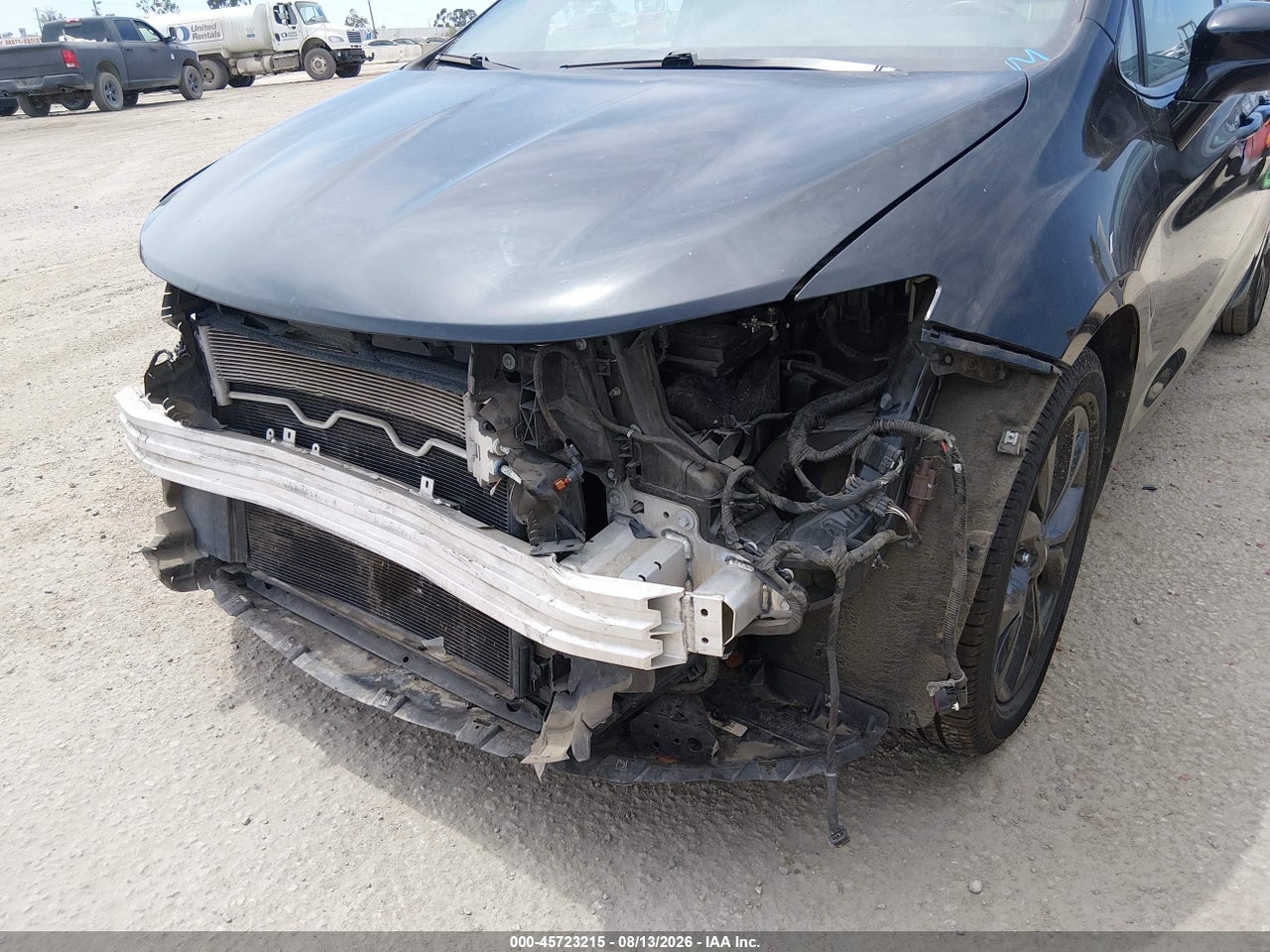 2020 CHRYSLER PACIFICA TOURING · 6/11