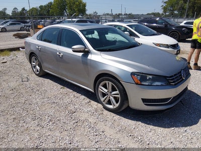 2014 VOLKSWAGEN PASSAT 2.0L TDI SE