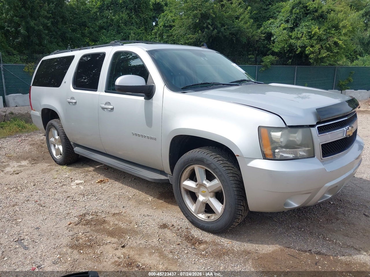 1GNSKJE37BR****** · 2011 CHEVROLET SUBURBAN LT
