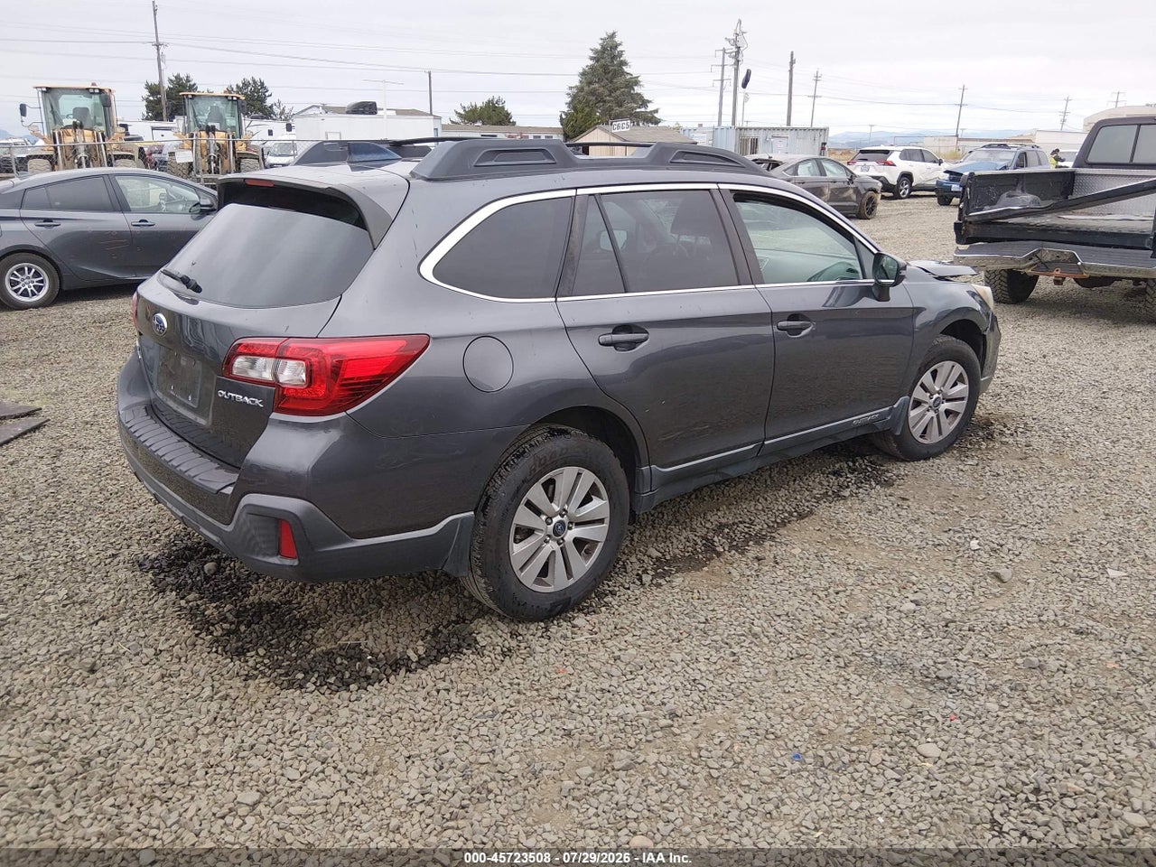 4S4BSAFC9J3****** · 2018 SUBARU OUTBACK 2.5I PREMIUM · 4/11