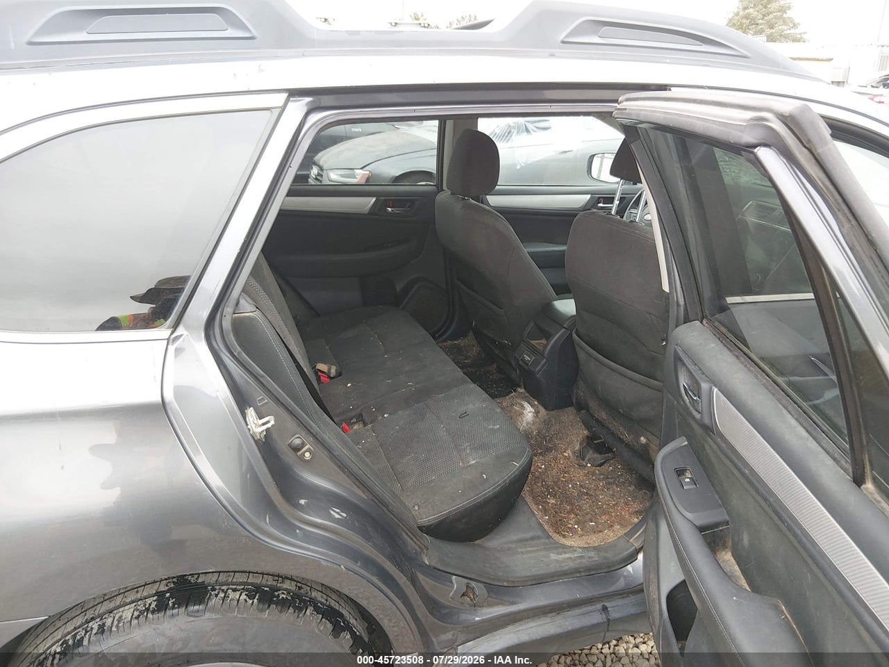 4S4BSAFC9J3****** · 2018 SUBARU OUTBACK 2.5I PREMIUM · 8/11
