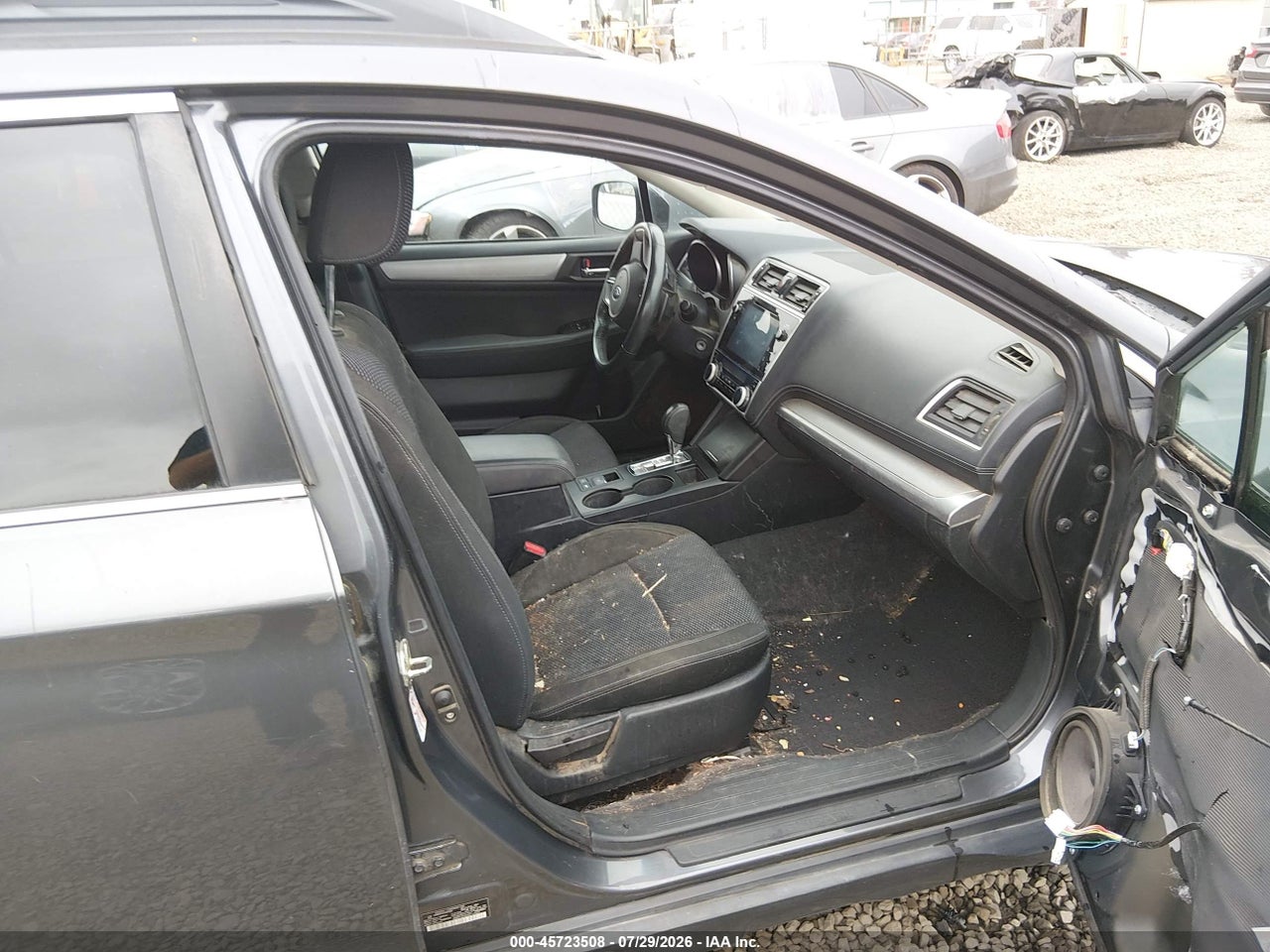 4S4BSAFC9J3****** · 2018 SUBARU OUTBACK 2.5I PREMIUM · 5/11