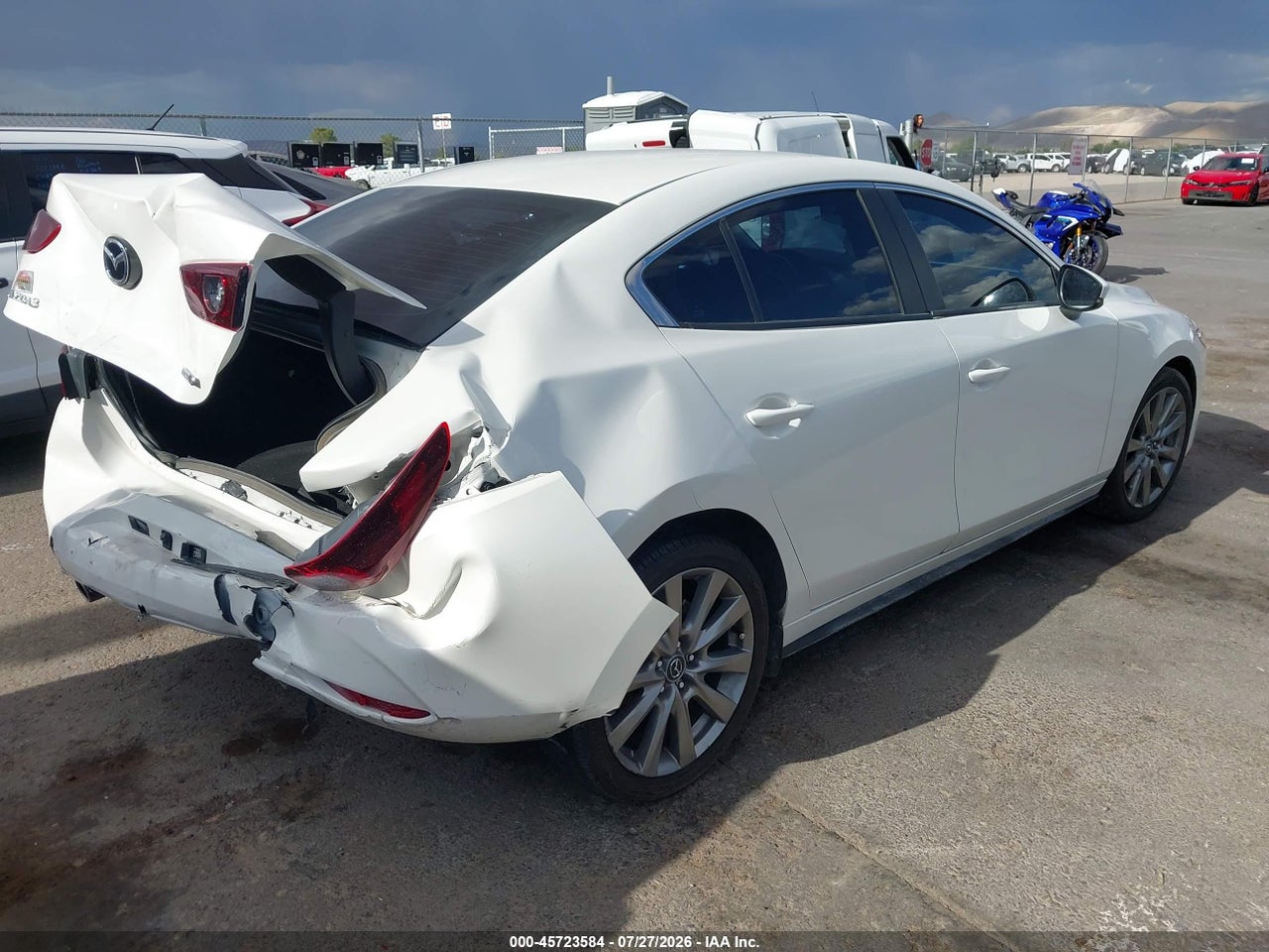 2023 MAZDA MAZDA3 2.5 S SELECT · 4/10