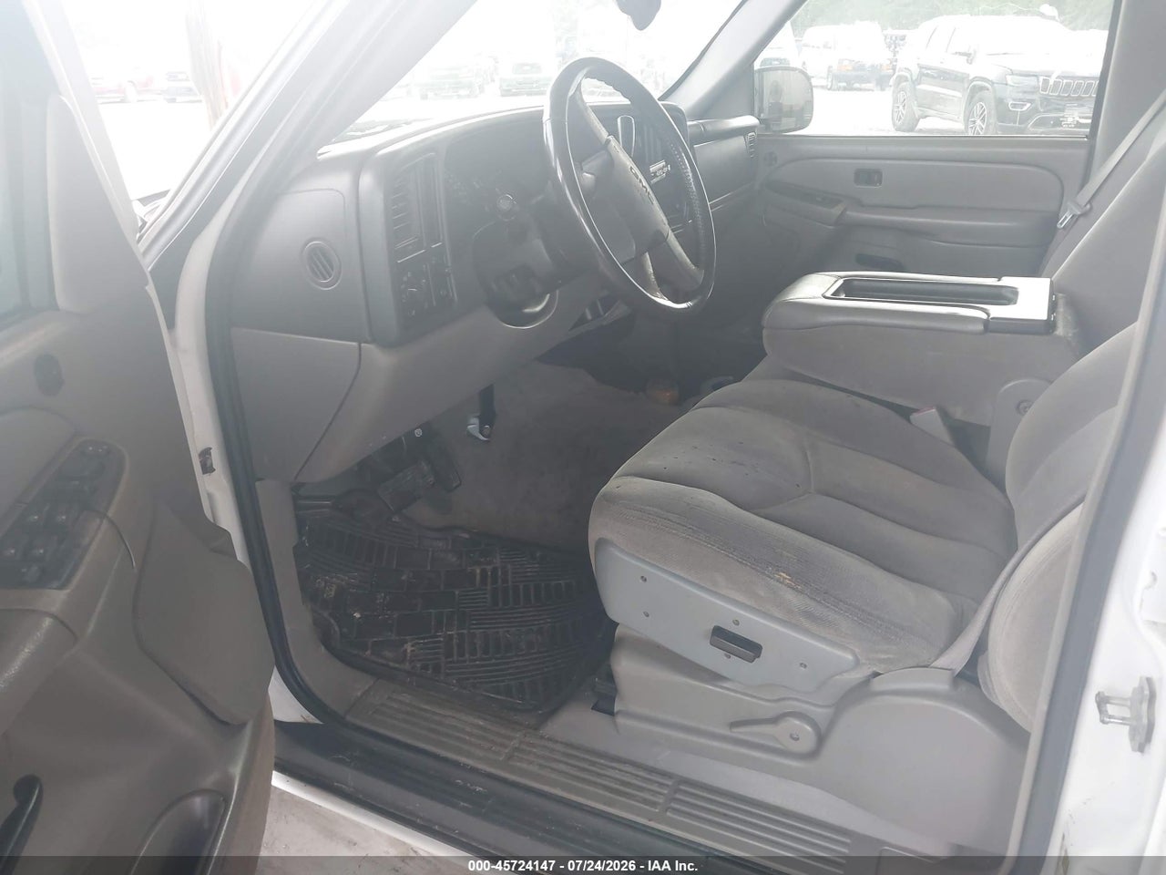 1GKEC13Z94R****** · 2004 GMC YUKON SLE · 5/11
