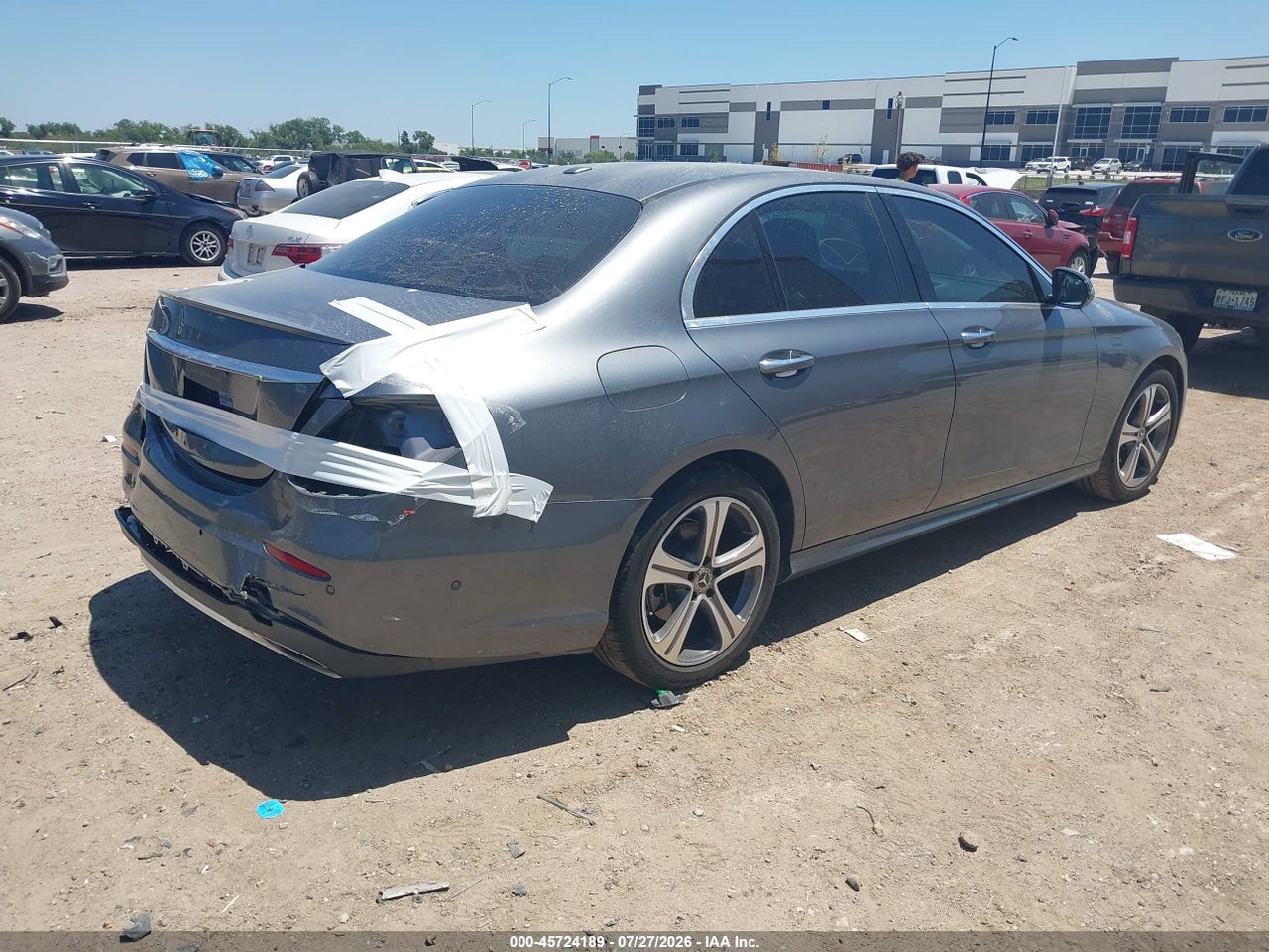2018 MERCEDES-BENZ E 300 · 4/11