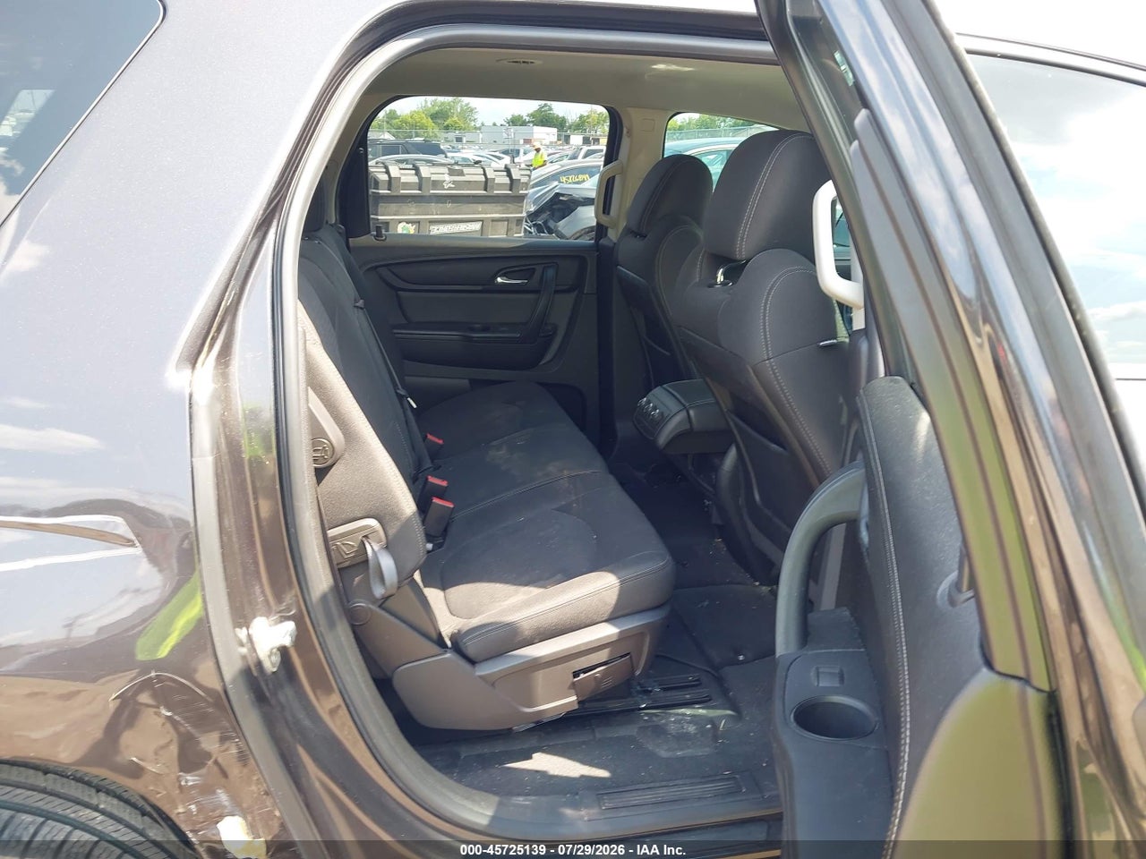 1GKKRNED8GJ****** · 2016 GMC ACADIA SLE-1 · 8/11