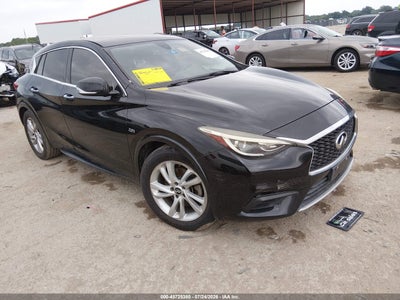 SJKCH5CP6JA****** · 2018 INFINITI QX30 LUXURY