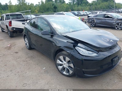 7SAYGDEE2NF****** · 2022 TESLA MODEL Y LONG RANGE DUAL MOTOR ALL-WHEEL DRIVE