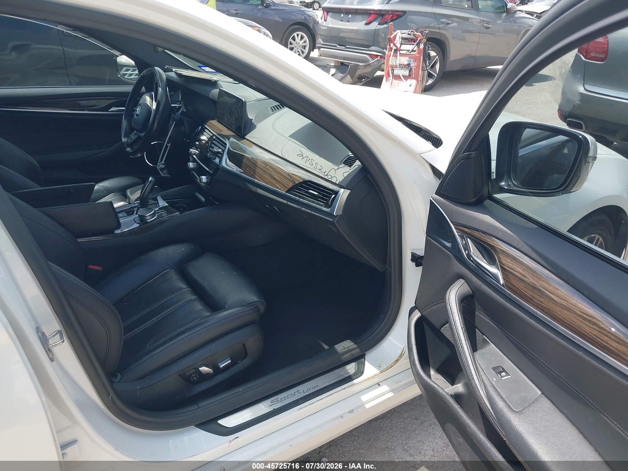 2020 BMW 530I · 5/11