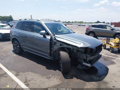 YV4A22PK0K1****** · 2019 VOLVO XC90 T6 MOMENTUM