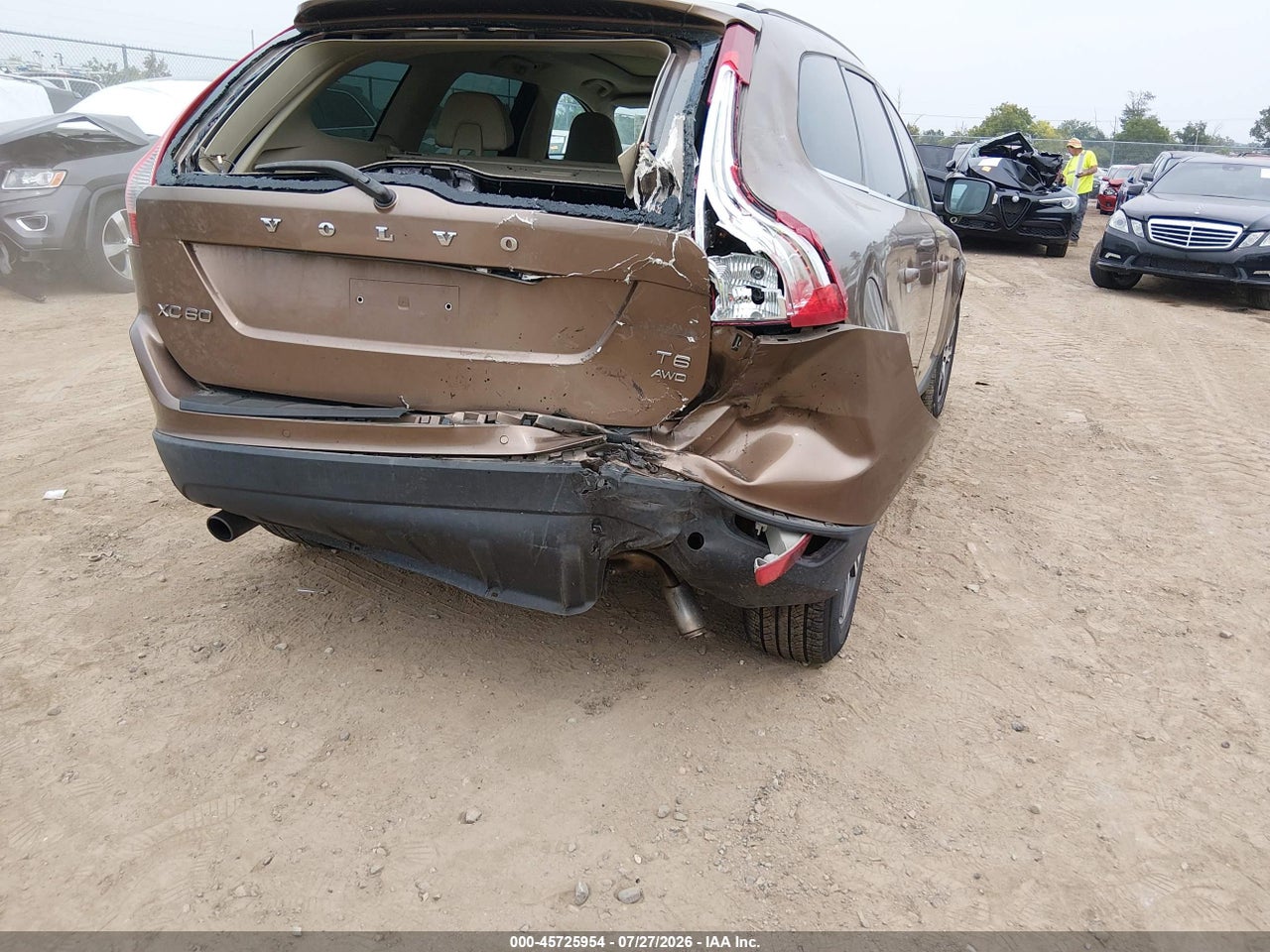YV4902DZ9C2****** · 2012 VOLVO XC60 T6 · 6/11