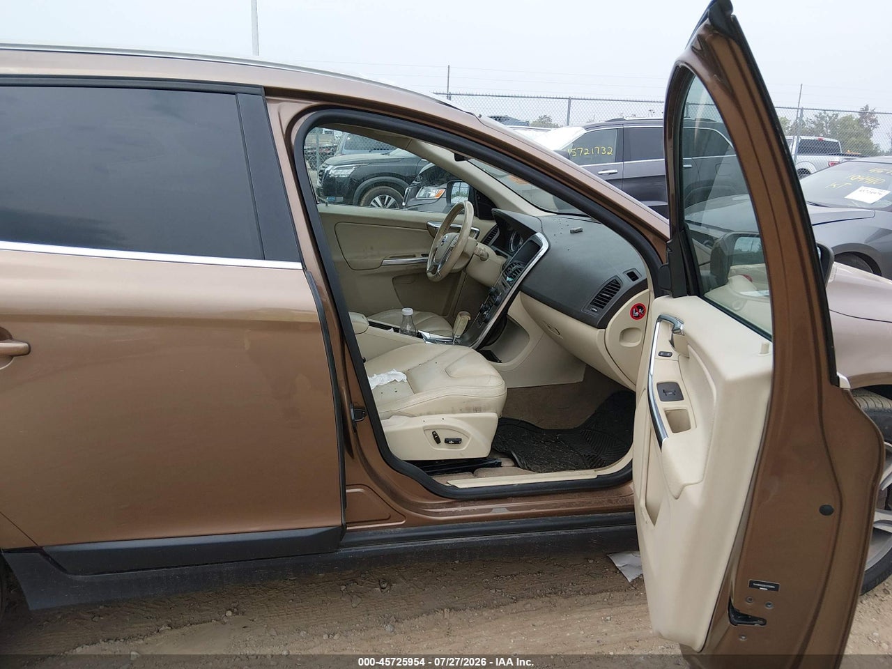YV4902DZ9C2****** · 2012 VOLVO XC60 T6 · 5/11
