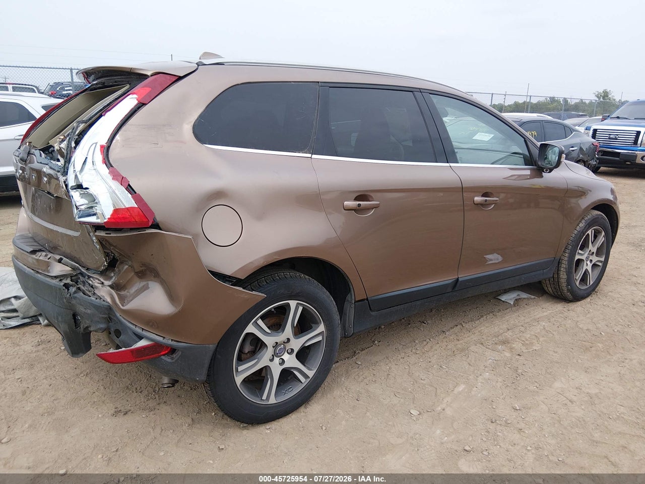 YV4902DZ9C2****** · 2012 VOLVO XC60 T6 · 4/11