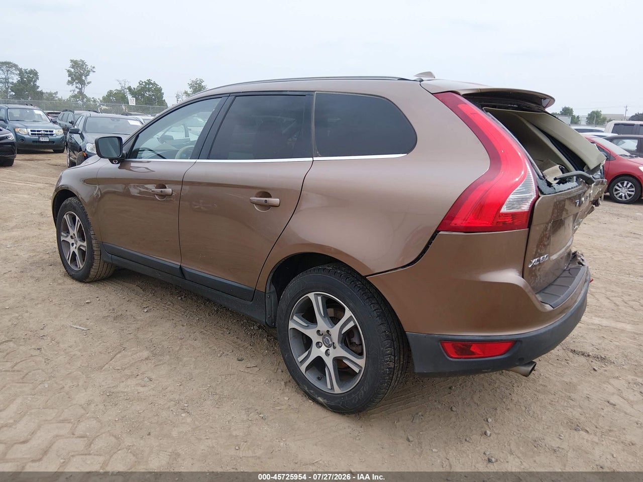 YV4902DZ9C2****** · 2012 VOLVO XC60 T6 · 3/11