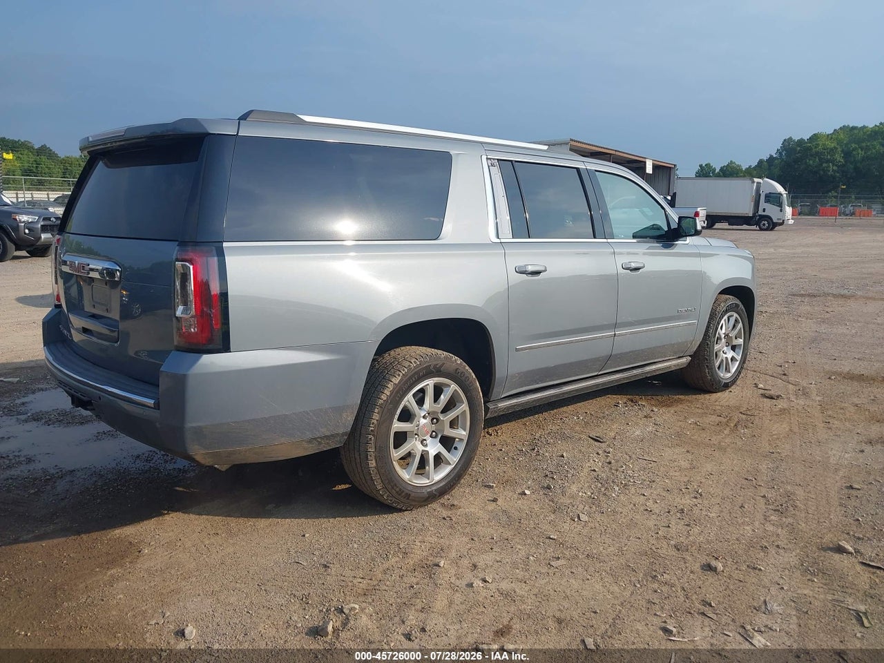 2016 GMC YUKON XL DENALI · 4/11