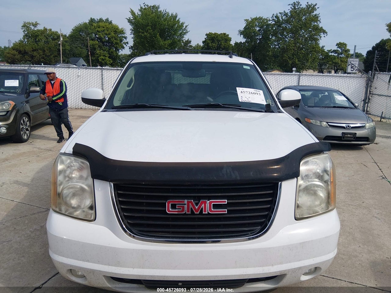 2011 GMC YUKON SLT · 6/7