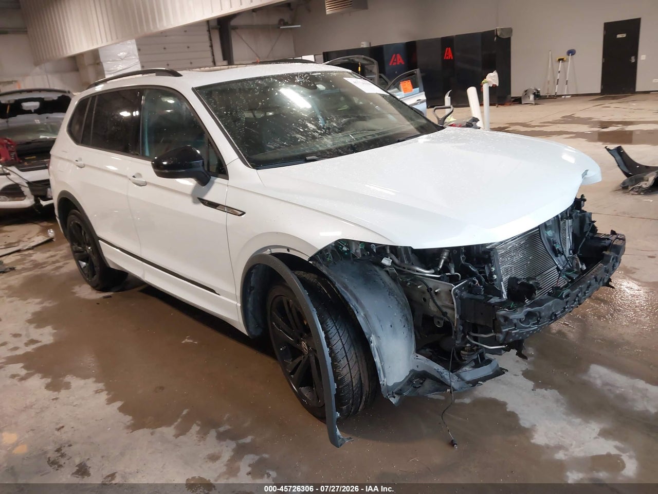 3VV8B7AX1PM****** · 2023 VOLKSWAGEN TIGUAN 2.0T SE R-LINE BLACK