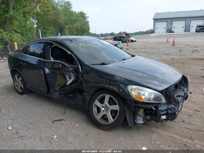 YV1622FS4C2****** · 2012 VOLVO S60 T5/T5 W/MOONROOF