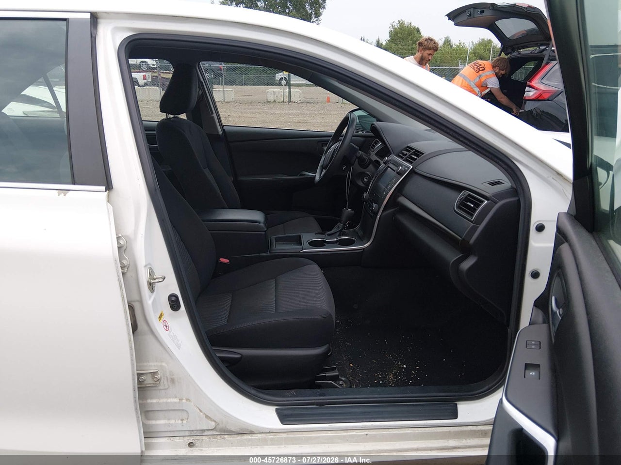 2015 TOYOTA CAMRY LE · 5/11