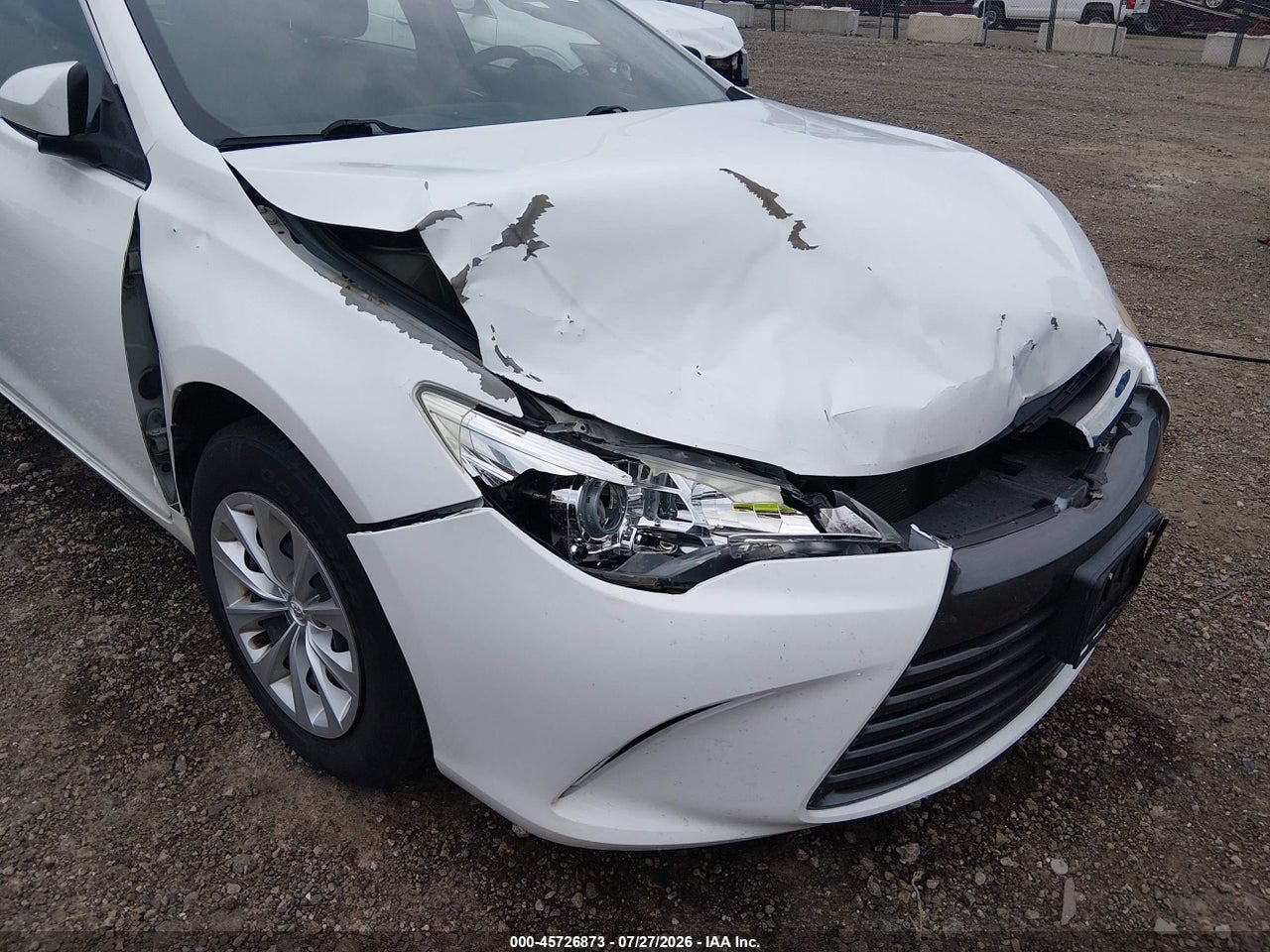 2015 TOYOTA CAMRY LE · 6/11