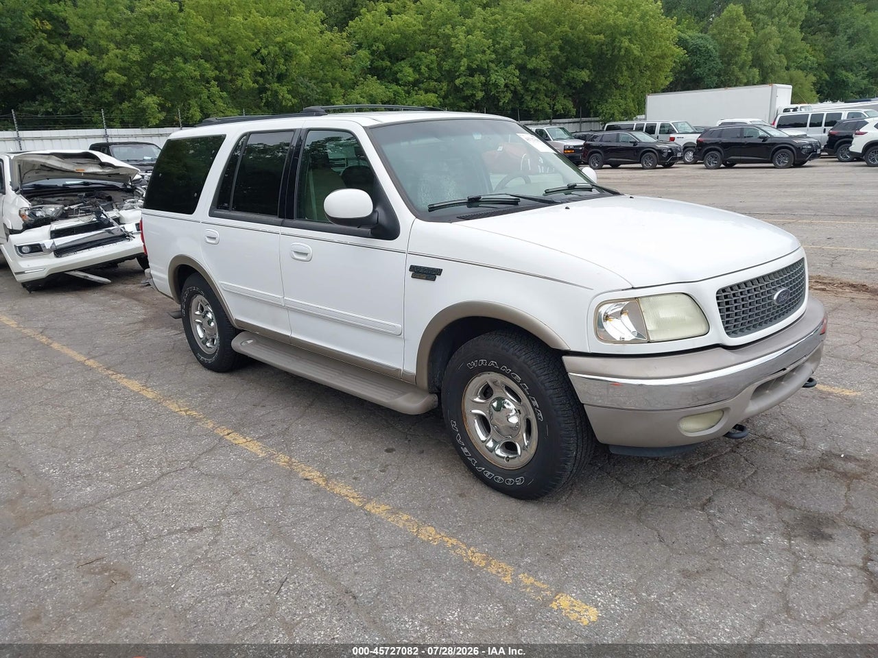 1FMPU18L22L****** · 2002 FORD EXPEDITION EDDIE BAUER