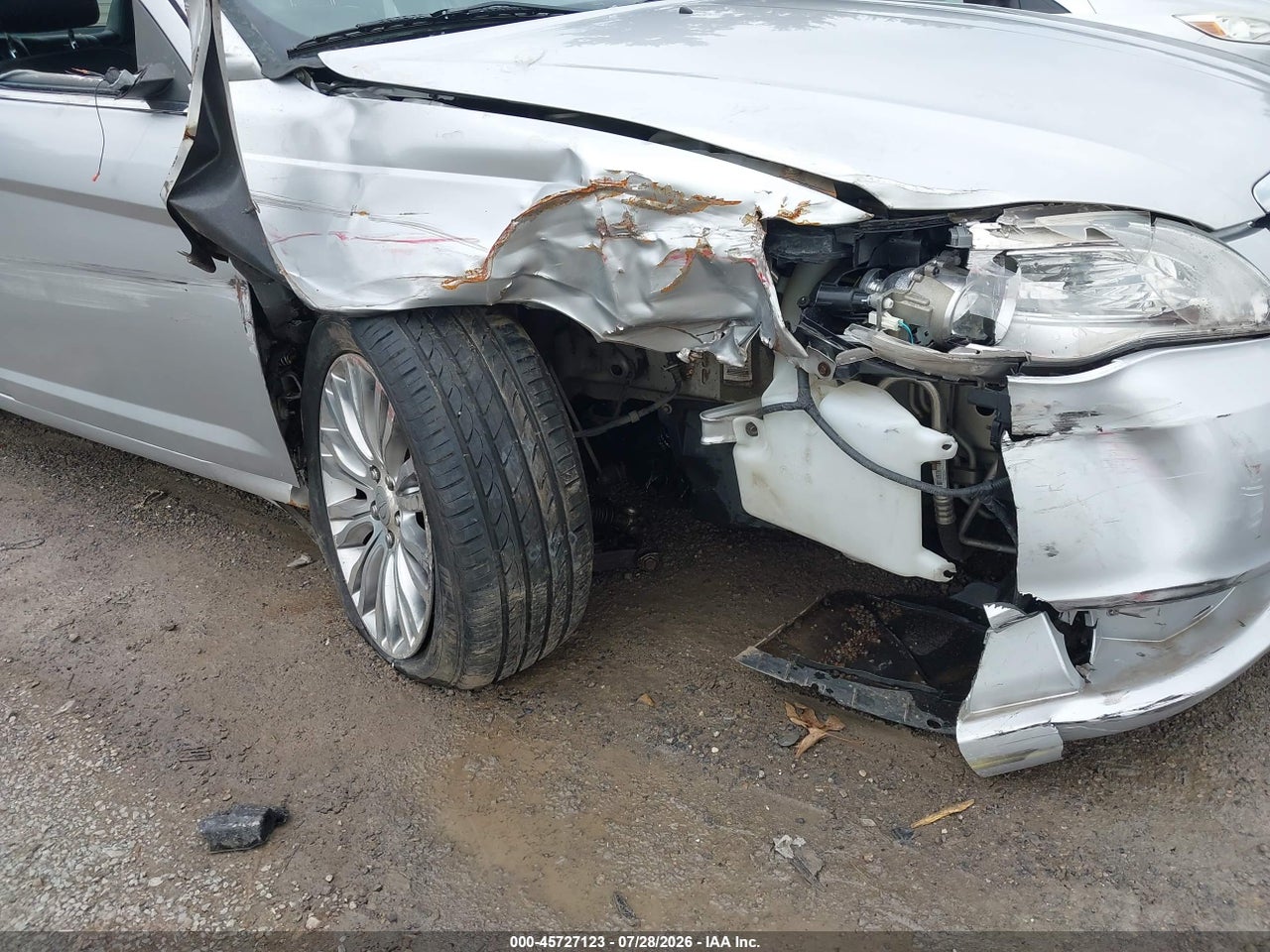 2012 CHRYSLER 200 LIMITED · 6/10