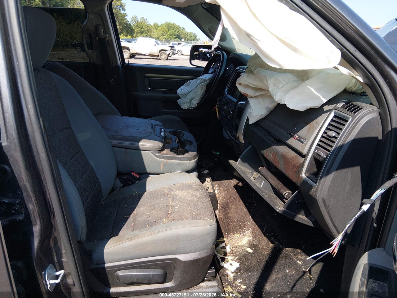 2016 RAM 1500 SLT · 5/11
