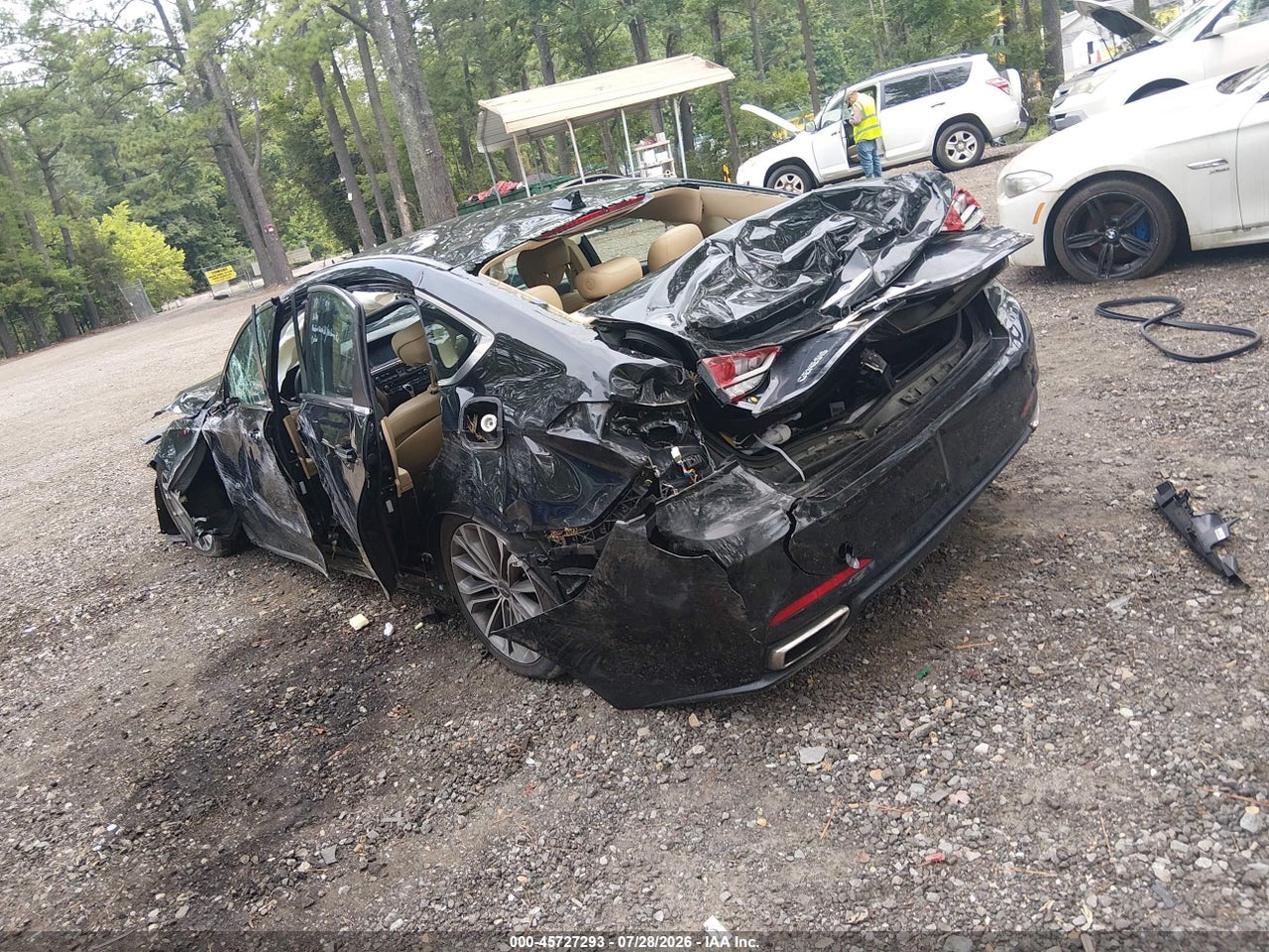 2016 HYUNDAI GENESIS 3.8 · 3/10