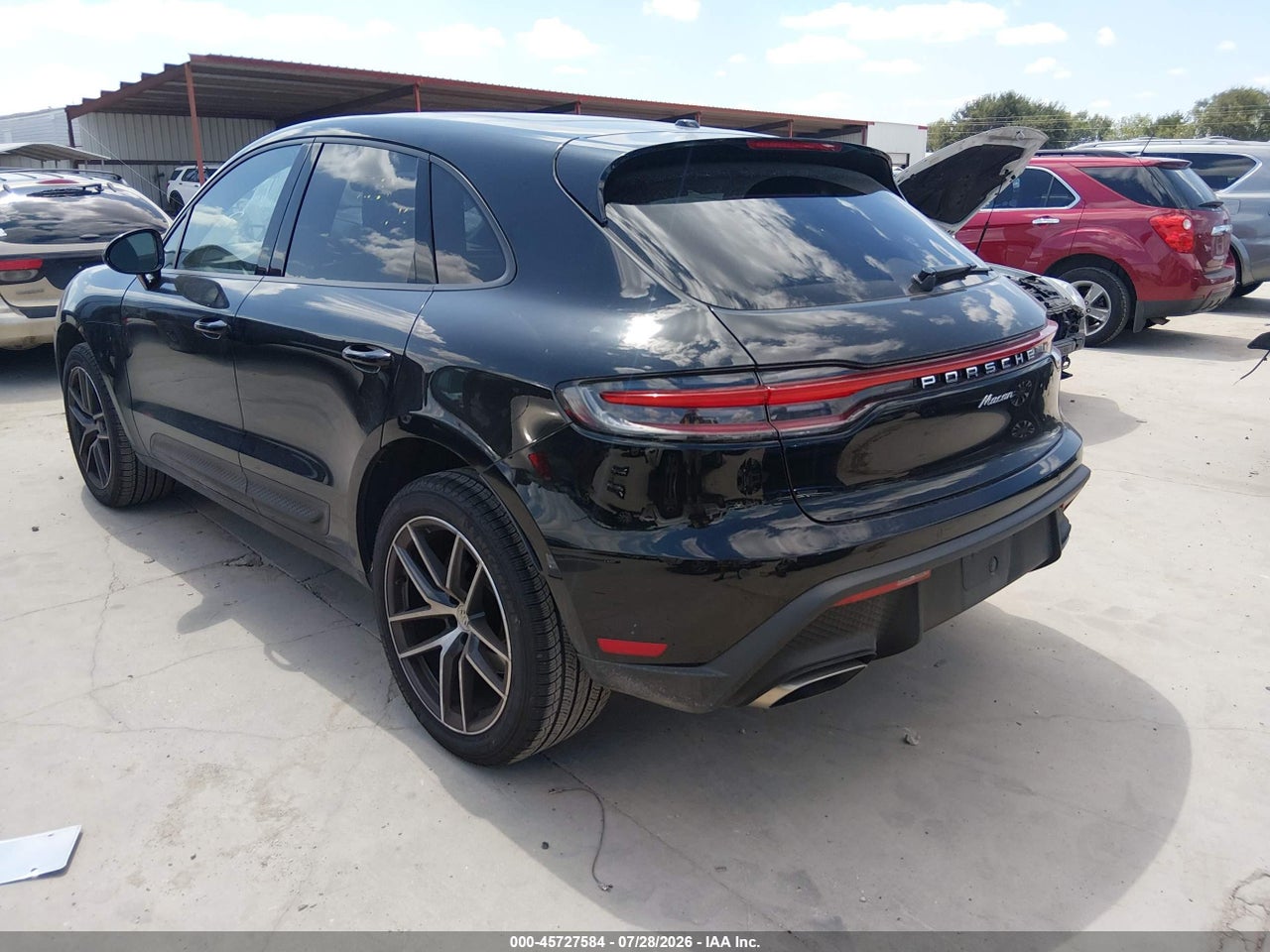 2025 PORSCHE MACAN T · 3/11