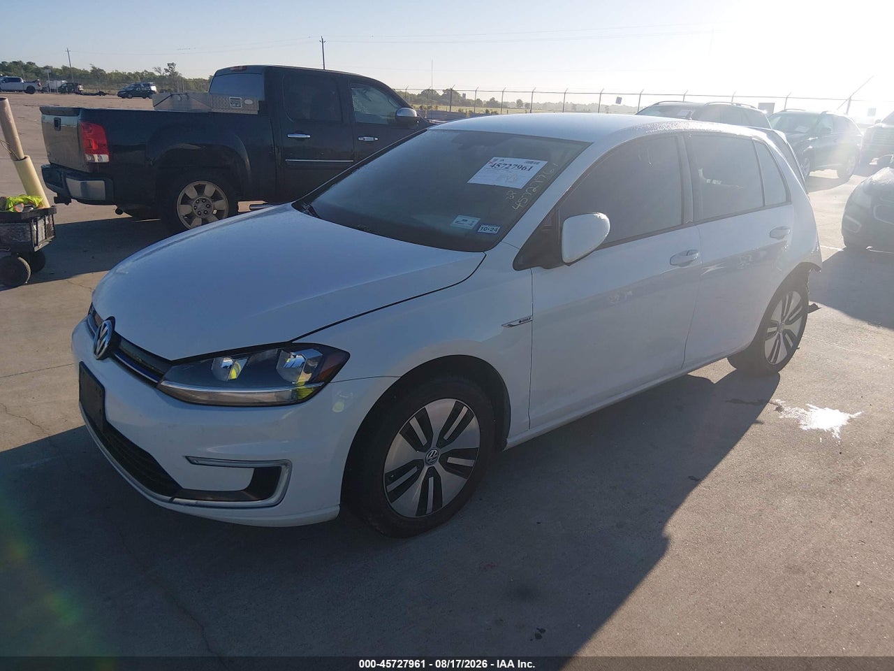2019 VOLKSWAGEN E-GOLF SE · 2/11